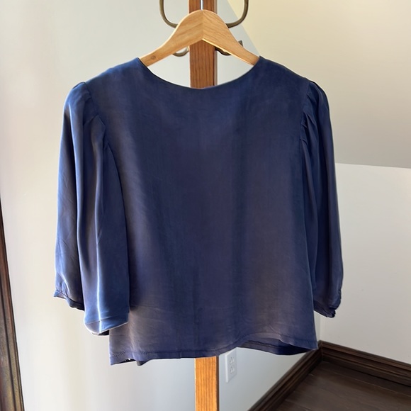 Jennifer Glasgow Design - silky top with mother-of-pearl buttons - Navy - Picture 6 of 7